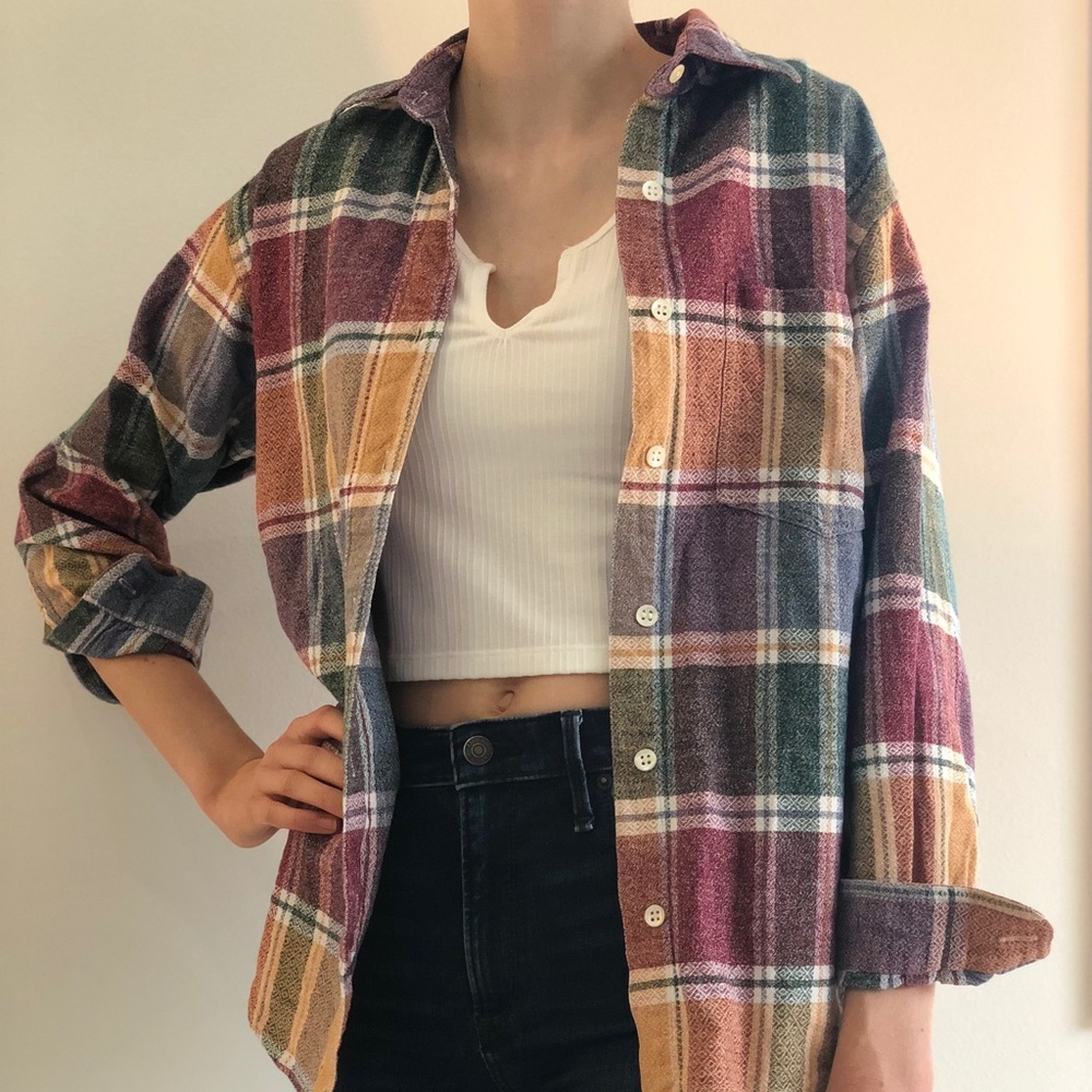 Women’s Plaid button-up Shirt